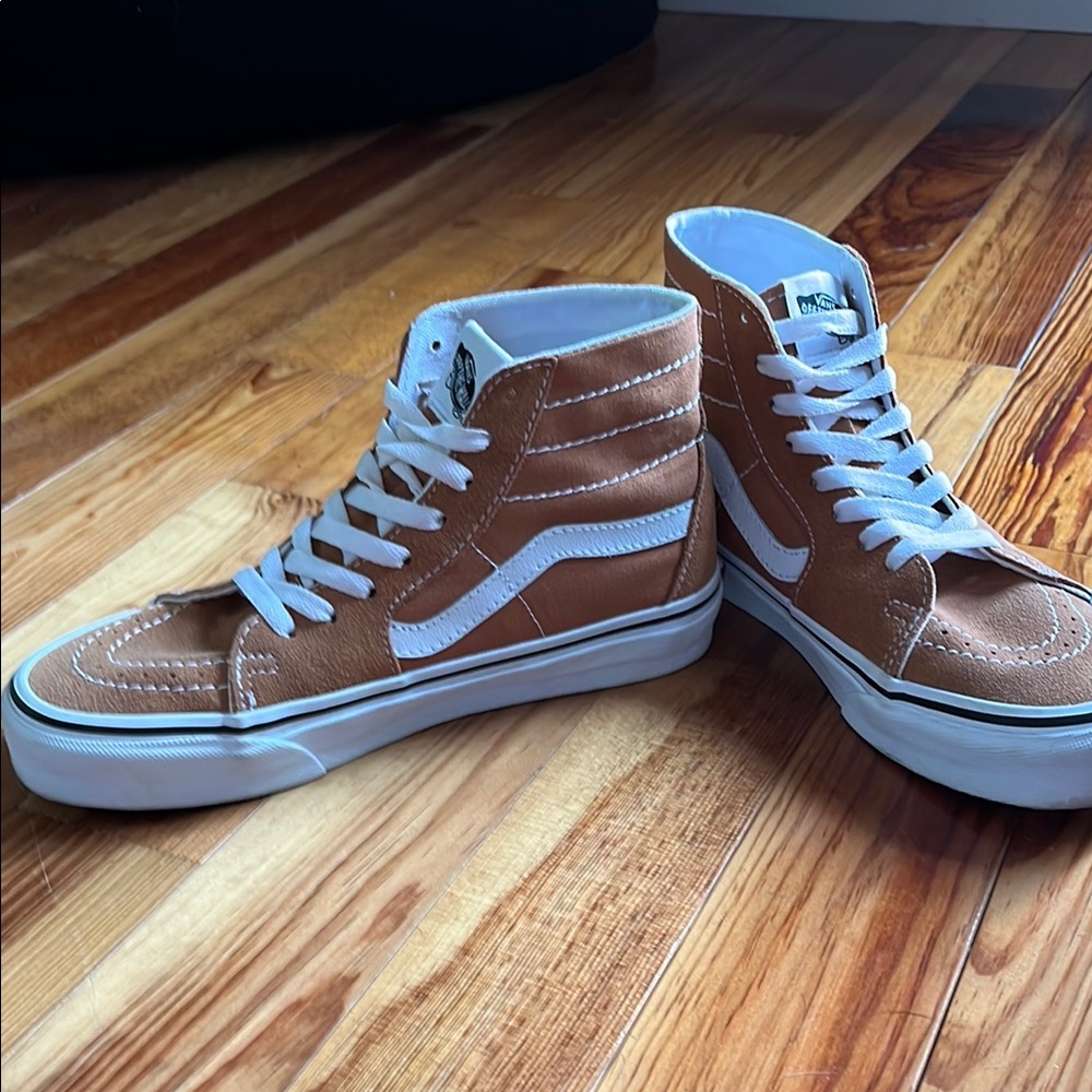 Women’s Vans high top - new without tags